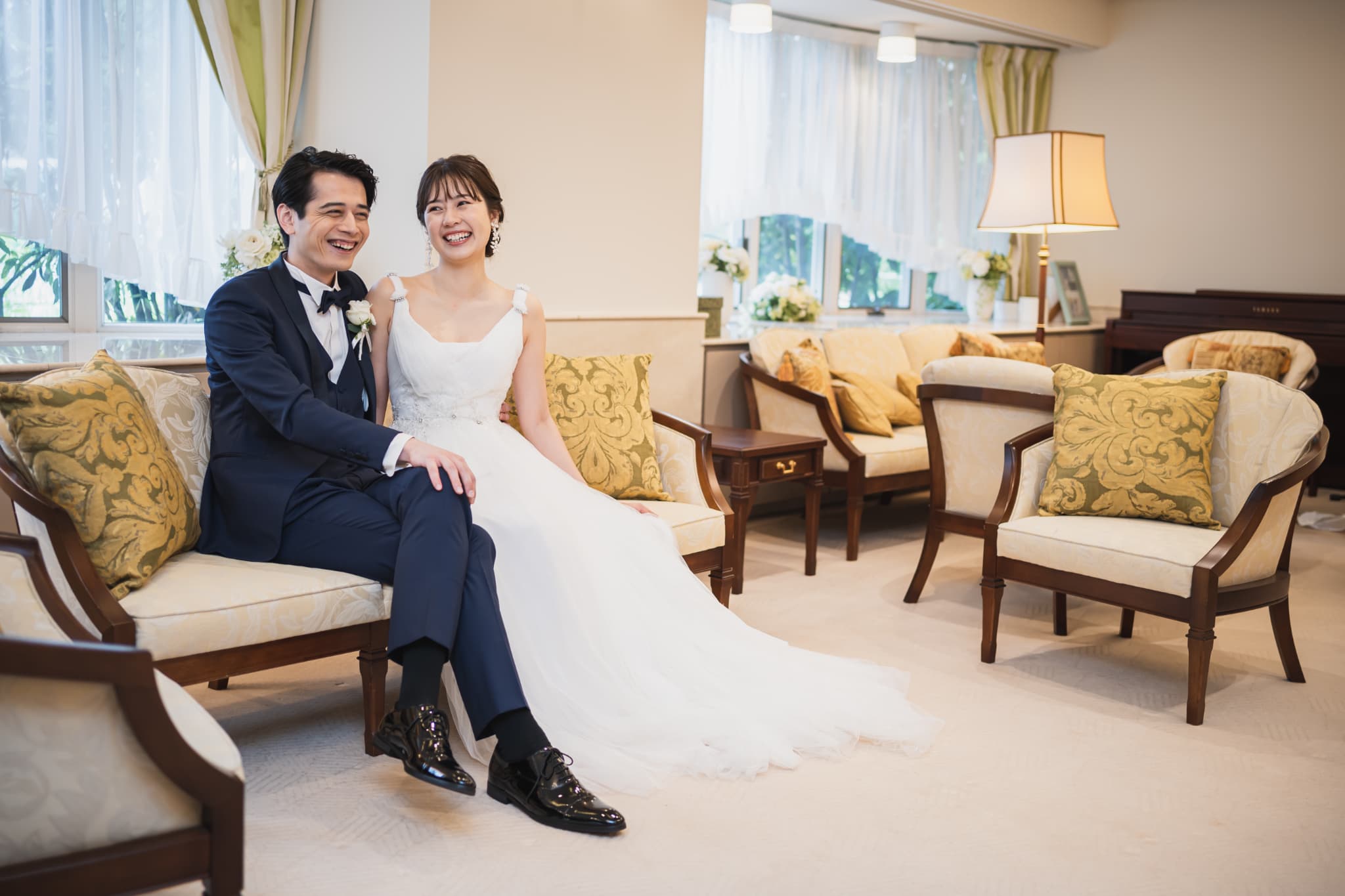 軽井沢駅から徒歩10分、旧軽井沢の高級別荘地に佇む「ホテル軽井沢エレガンス」。メイン通りから一歩入った1800坪のスペースにチューダー様式が目を引くおしゃれな外観です。